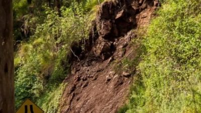 Gubernur Jawa Tengah Kunjungi Longsor Cilacap, Perintah Relokasi