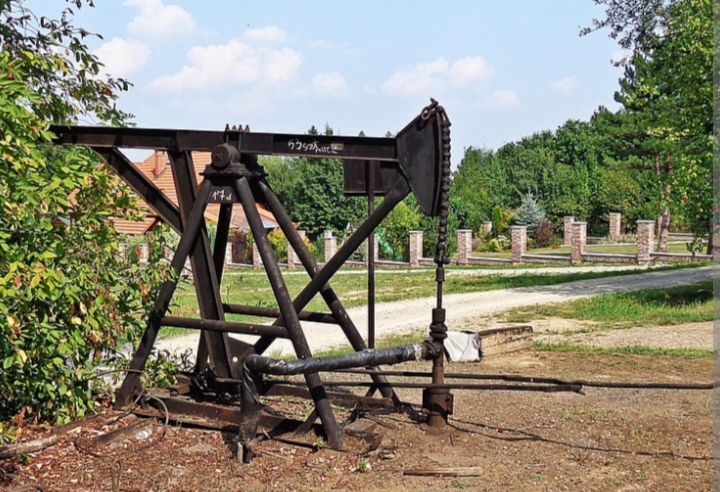 Harga Minyak Dunia Hari Ini Naik, Spekulasi Sanksi Rusia